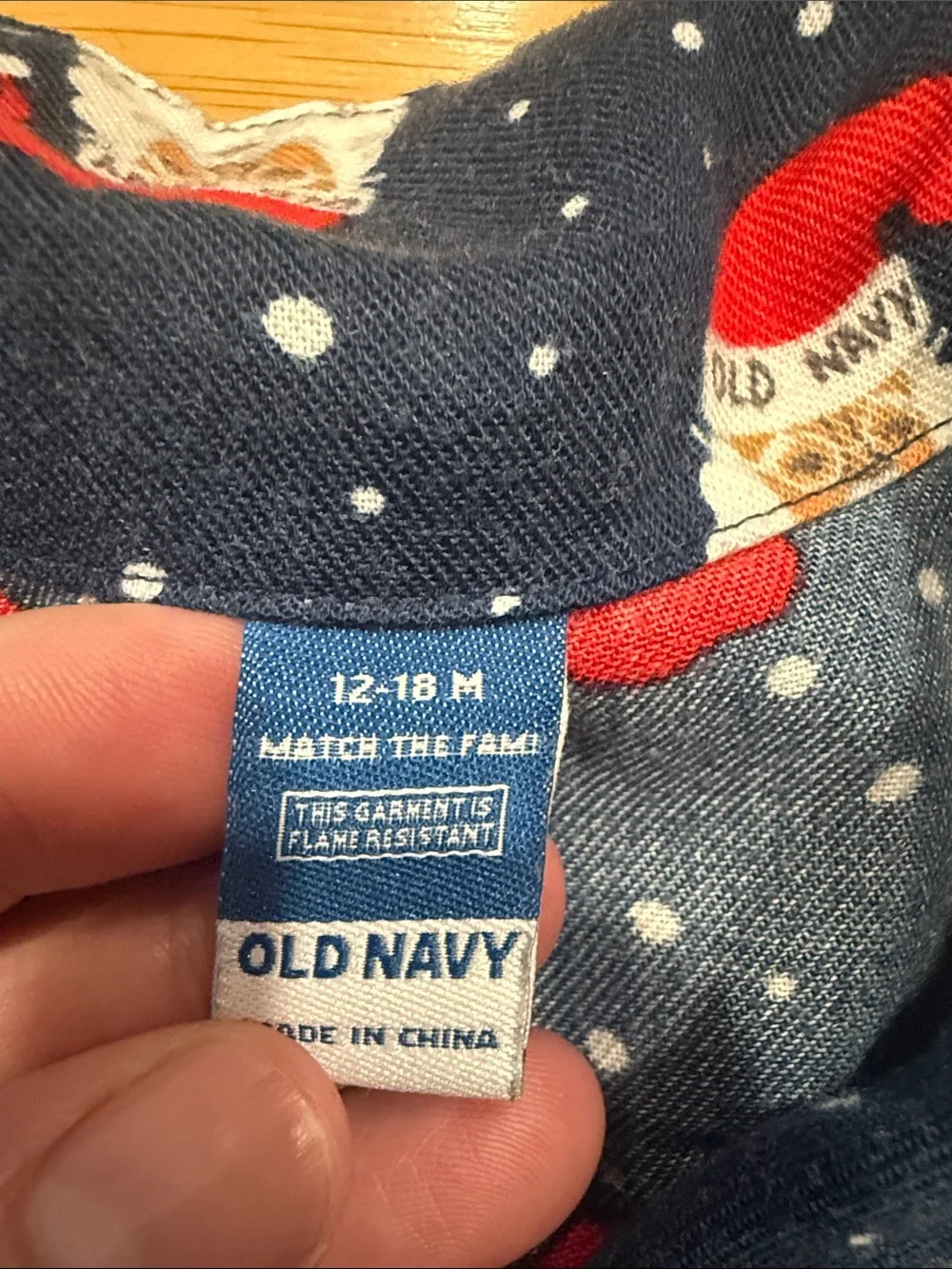 Old navy Christmas 2 piece sleep set size 12-18 months.
